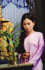Ha-Phuong-acting-25