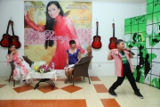 ha-phuong-philanthropist-2