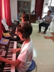 ha-phuong-philanthropist-4