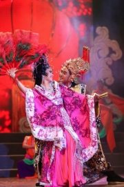 Ha-Phuong-acting-18